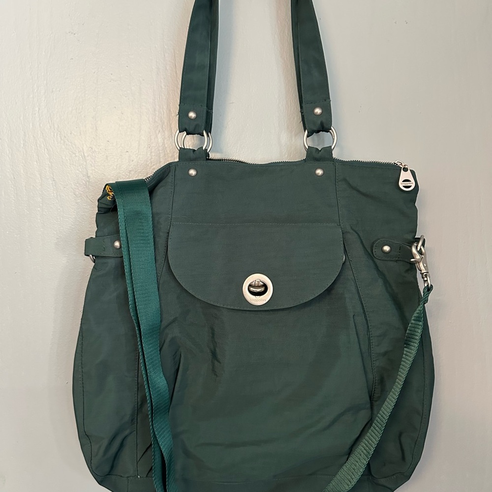 Baggallini crossbody / shoulder bag, forest green, luggage sleeve, EUC